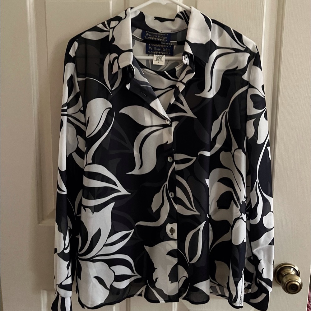Willow Ridge Top Women Size L  2-Piece Black White Floral top and Shell
